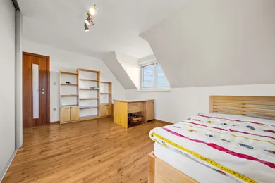Na predaj dom v Bratislava-Podunajské Biskupice · €990 000 · Čiastočná rekonštrukcia