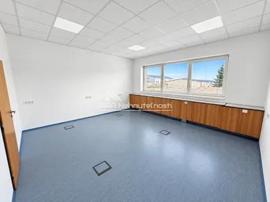 Na prenájom komerčné, 27 m², Košice-Juh, Južná trieda