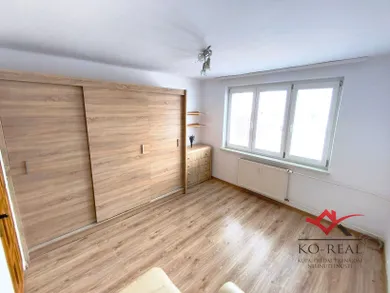 Na predaj 3-izbový byt, 74 m², Nové Mesto nad Váhom, Javorinská