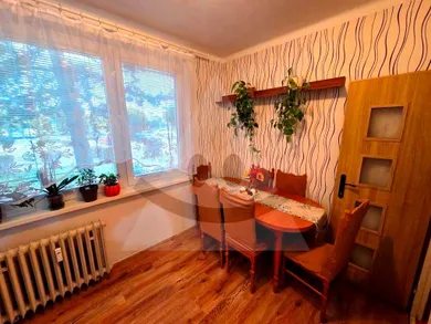 Na predaj 3-izbový byt, 63 m², Komárno, Nám.Kossutha