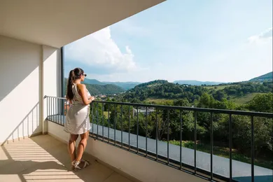 Na predaj 3-izbový byt, 80 m², Nová Baňa, Pod Sekvojou