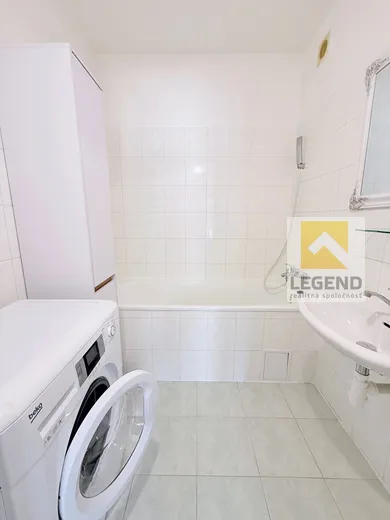 Na predaj 2-izbový byt, 50 m², Nové Mesto nad Váhom, Lieskovská