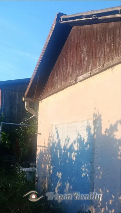 Na predaj pozemok, Komárno