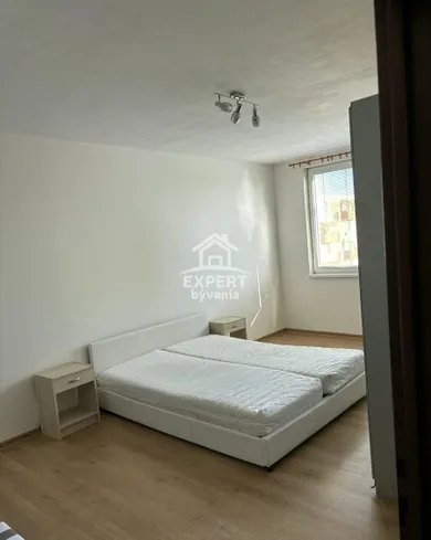 Na predaj 2-izbový byt, 68 m², Levice, Z NEJEDLEHO