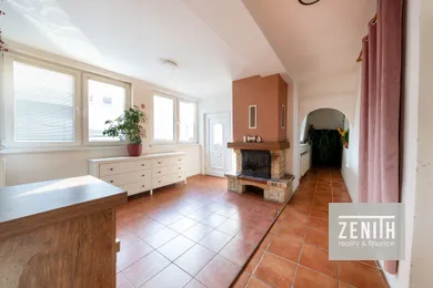 Na predaj 4-izbový dom, 140 m², Mostová, Hlavná