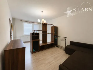 Na prenájom 2-izbový byt, 65 m², Vráble, -