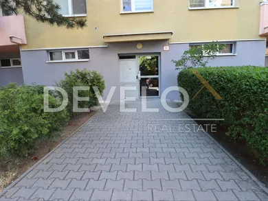 Na predaj 4-izbový byt, 78 m², Bratislava-Dúbravka, Karola Adlera