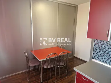 Na prenájom 2-izbový byt, 51 m², Prievidza, Štefana Králika