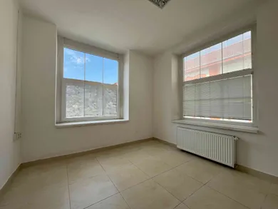 Na prenájom komerčné, 194 m², Nitra, Mostná