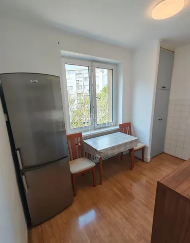 Na prenájom 3-izbový byt, 65 m², Bratislava-Ružinov, Poludníková