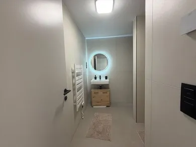 Na prenájom 2-izbový byt, 54 m², Bratislava-Staré Mesto, Školská
