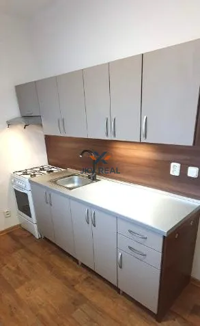 Byty na prenájom 3-izbový, Vráble · €650
