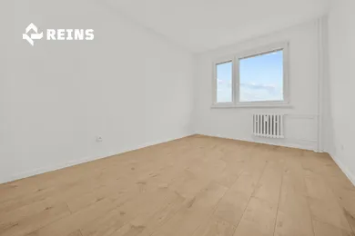 Na predaj 4-izbový byt, 79 m², Bratislava-Karlova Ves, Beniakova