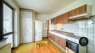 Na predaj 3-izbový byt, 86 m², Piešťany, Sv. Štefana