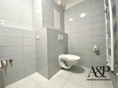 Na predaj 2-izbový byt, 49 m², Senica, Sadová