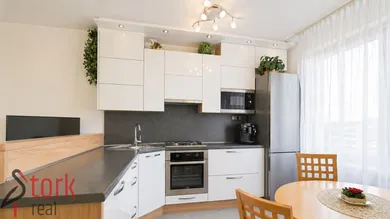Квартиры на продажу, 3-комнатные, Žilina · €205 000