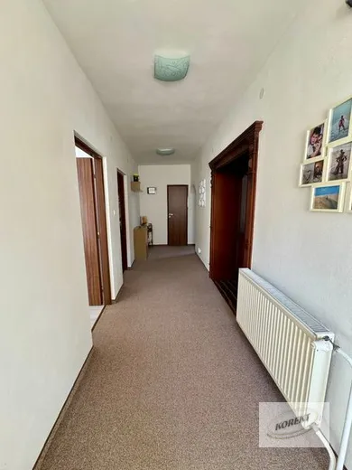 Na predaj 3-izbový dom, 200 m², Bánov