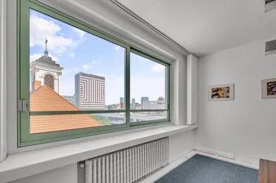 Na prenájom komerčné, 79 m², Bratislava-Staré Mesto, Nám. SNP