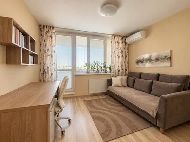 Na predaj 3-izbový byt, 83 m², Bratislava-Podunajské Biskupice