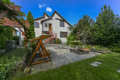 Domy na sprzedaż, 7-pokojowe, Čaňa · €359 900