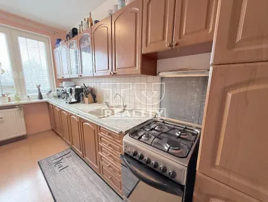 Mieszkania na sprzedaż, 3-pokojowe, Bratislava-Dúbravka · €232 999
