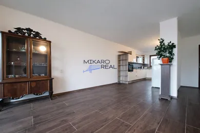 Na predaj 8-izbový dom, 245 m², Bratislava-Nové Mesto, Ambrova