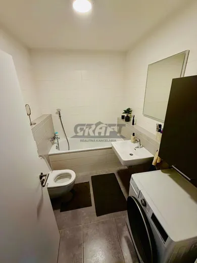 Na prenájom 2-izbový byt, 44 m², Bratislava-Ružinov, Hraničná