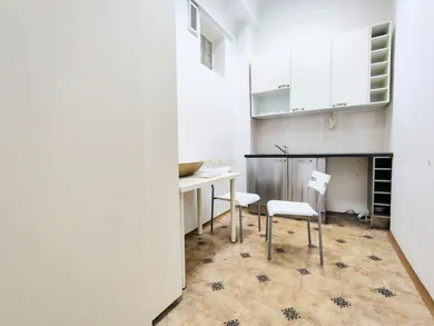 Na prenájom komerčné v Bratislava-Staré Mesto · €1 395 · Čiastočná rekonštrukcia