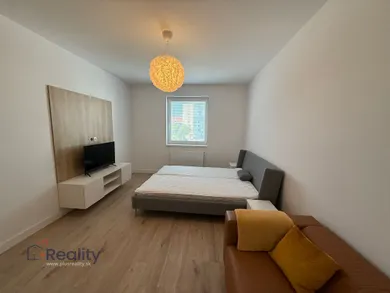 Na prenájom 2-izbový byt, 64 m², Dunajská Streda