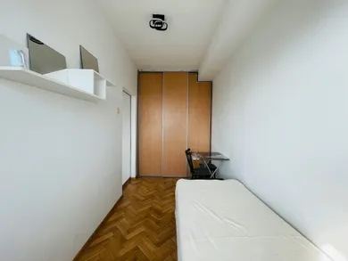 Na prenájom 2-izbový byt, 45 m², Bratislava-Ružinov, MIletičova