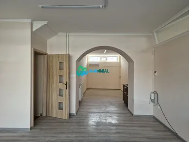 Na prenájom komerčné, 141 m², Dunajská Streda, Športová