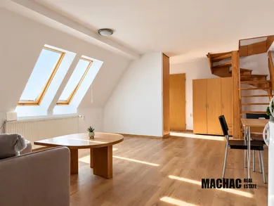 Na prenájom 2-izbový byt, 61 m², Trnava, Štefánikova
