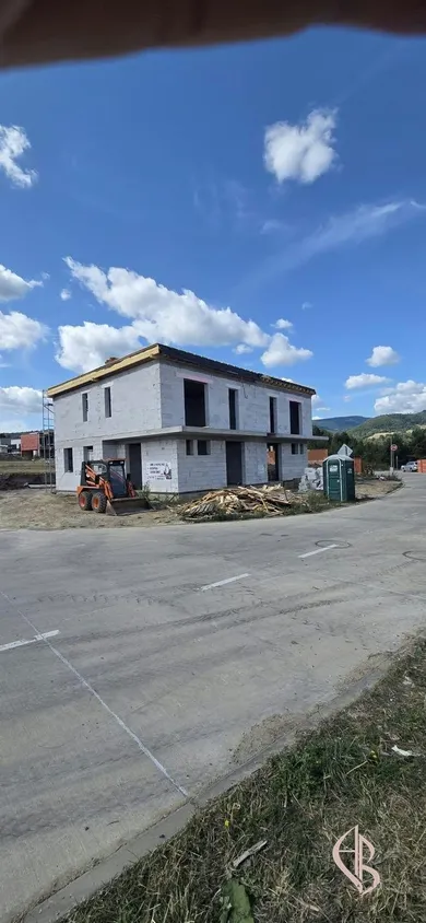 Na predaj 4-izbový dom, 190 m², Banská Bystrica