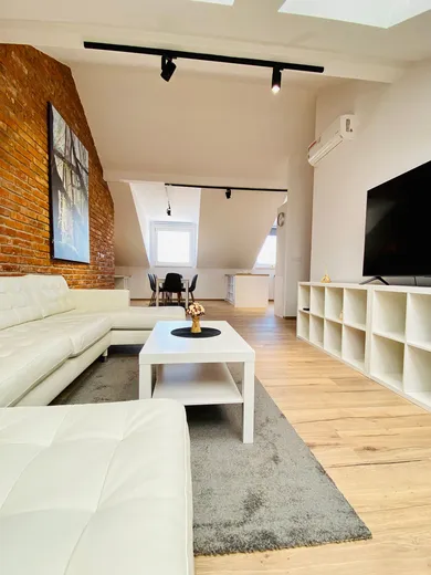 Na prenájom 3-izbový byt, 93 m², Košice-Staré Mesto, Baštová