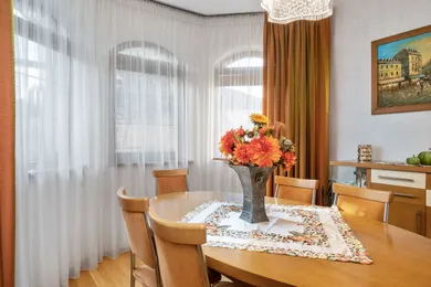 Na predaj 6-izbový dom, 284 m², Trnava, Kozácka