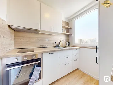 Na prenájom 2-izbový byt, 53 m², Bratislava-Ružinov, Martinčekova