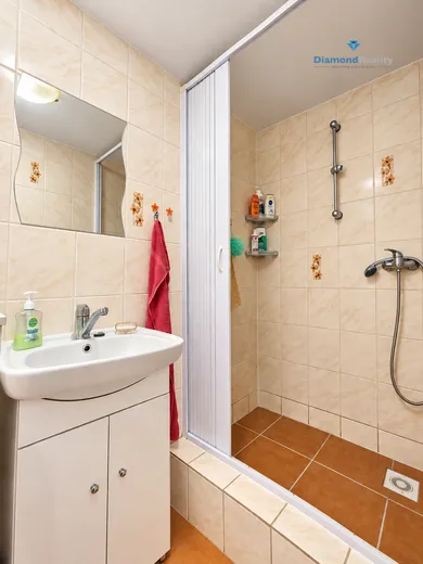 Na predaj rekreačný dom, 52 m², Vinné, .