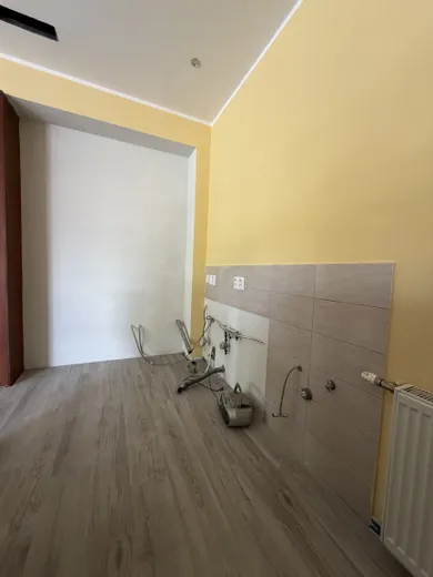 Na prenájom komerčné v Pezinok · €1 000 · Čiastočná rekonštrukcia