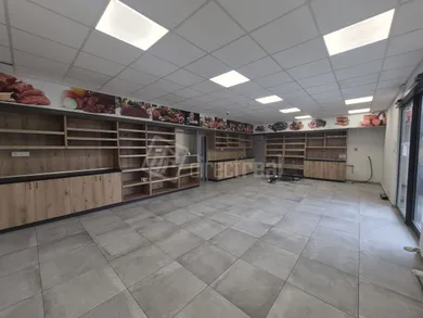 Lokale komercyjne na wynajem, Trenčín · €1000