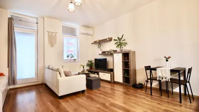 Na prenájom 1-izbový byt, 40 m², Bratislava-Vrakuňa, Poľnohospodárska