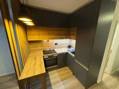 Na predaj 1-izbový byt, 42 m², Žilina