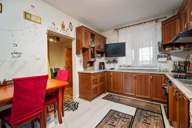 Domy na sprzedaż, 3-pokojowe, Jelka · €204 900