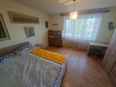 Na prenájom 3-izbový byt, 97 m², Piešťany, Holubyho
