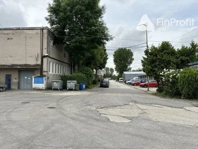 Na prenájom objekt v Bratislava-Petržalka · €3 · Čiastočná rekonštrukcia