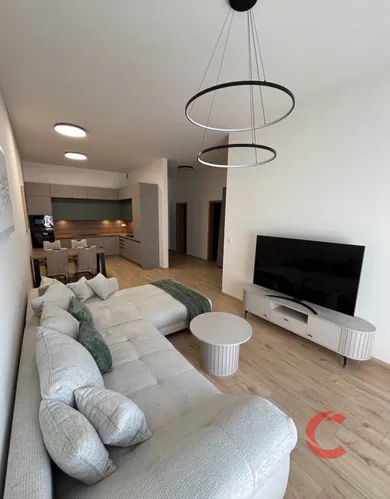Na prenájom 2-izbový byt, 77 m², Košice-Staré Mesto, Floriánska