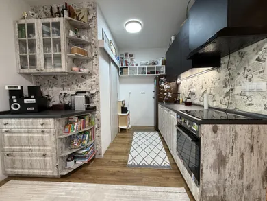 Na predaj 1-izbový byt, 56 m², Pezinok, L. Novomeského