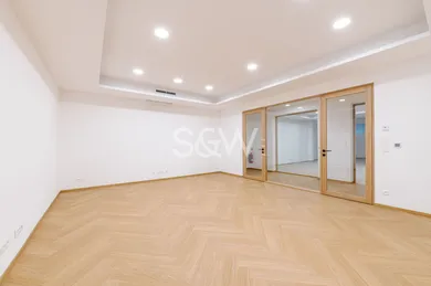 Na prenájom komerčné, Bratislava-Staré Mesto, Radvanská