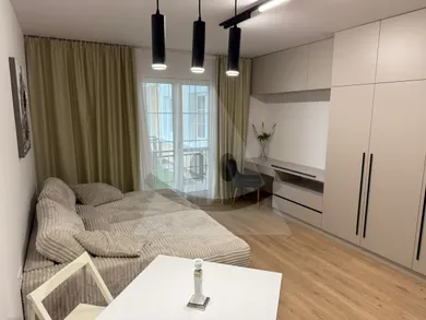 Na prenájom 1-izbový byt, 29 m², Komárno, Parná