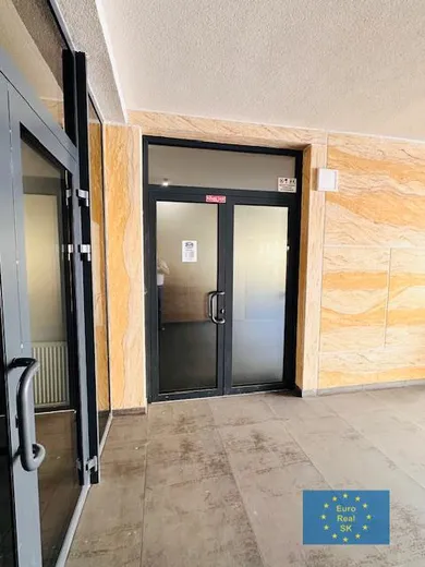 Na prenájom komerčné, 80 m², Košice-Staré Mesto, Zbrojničná