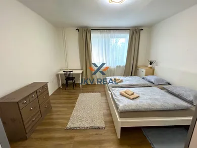 Na predaj 3-izbový byt, 90 m², Trnava